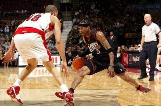 一名后腰与 一名后腰与